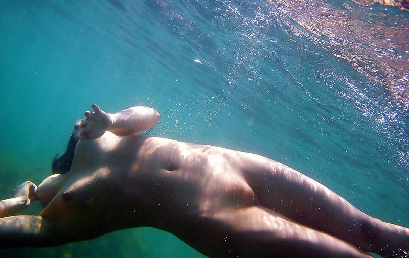 The underwater hotties