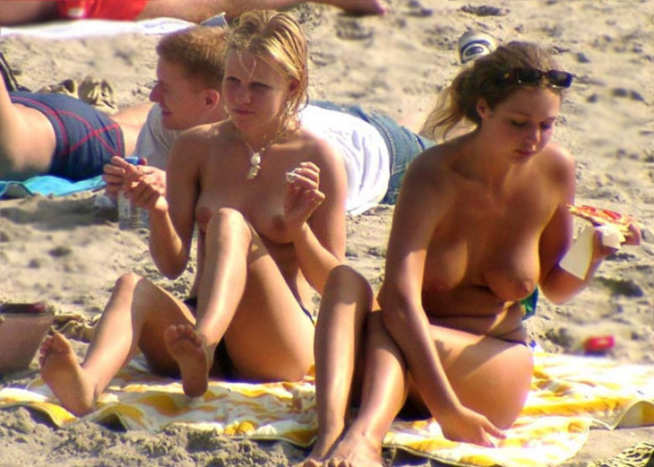 Birdwatching Special: Topless Beach Babes 03